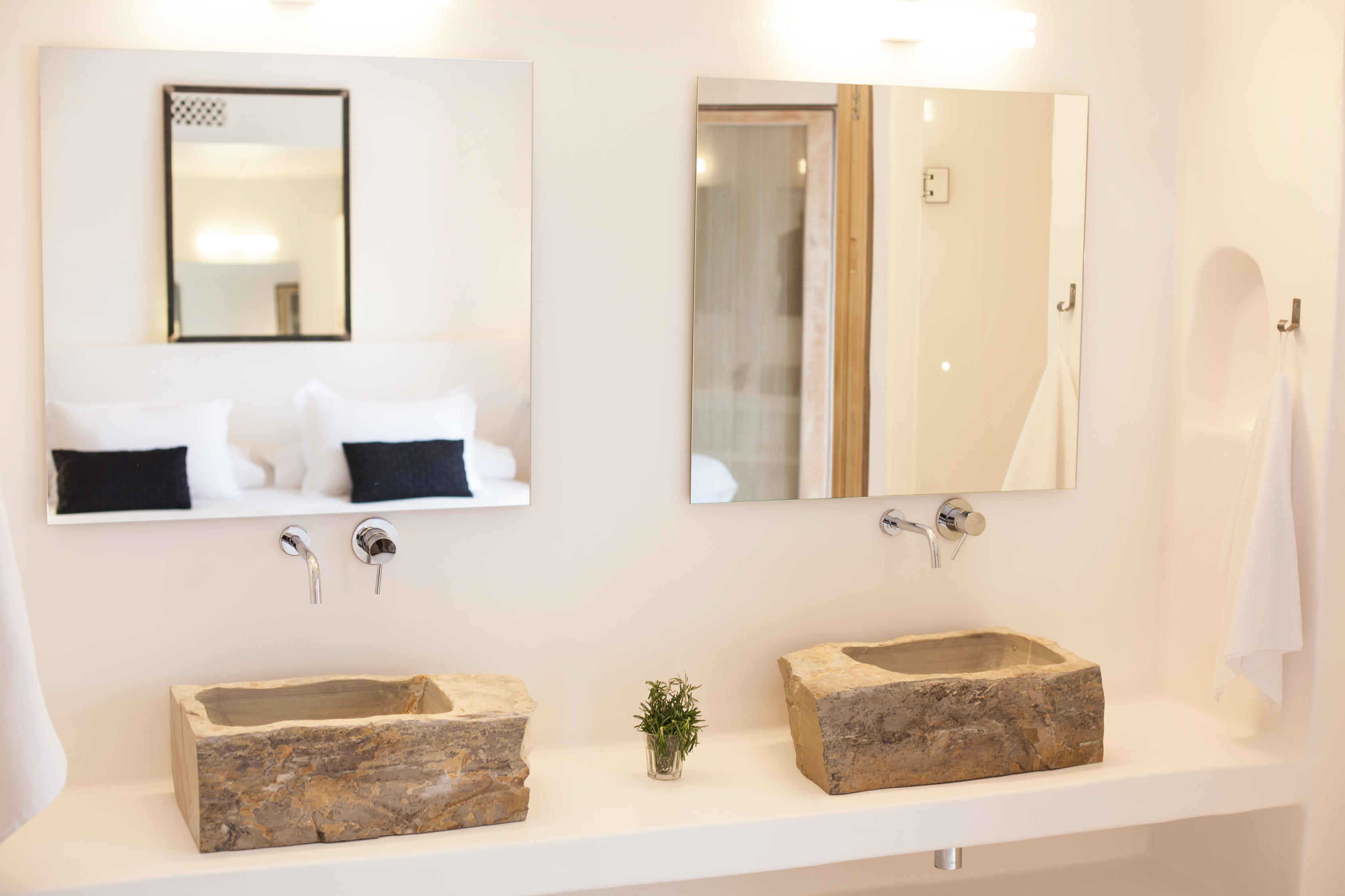 junior suite room (bath).jpg